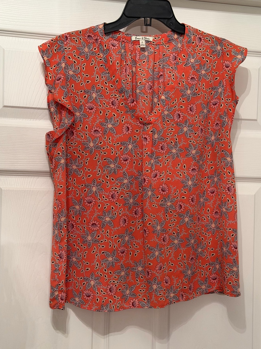 Emma & Olivia coral blue floral v neck cap sleeve top Size Large
